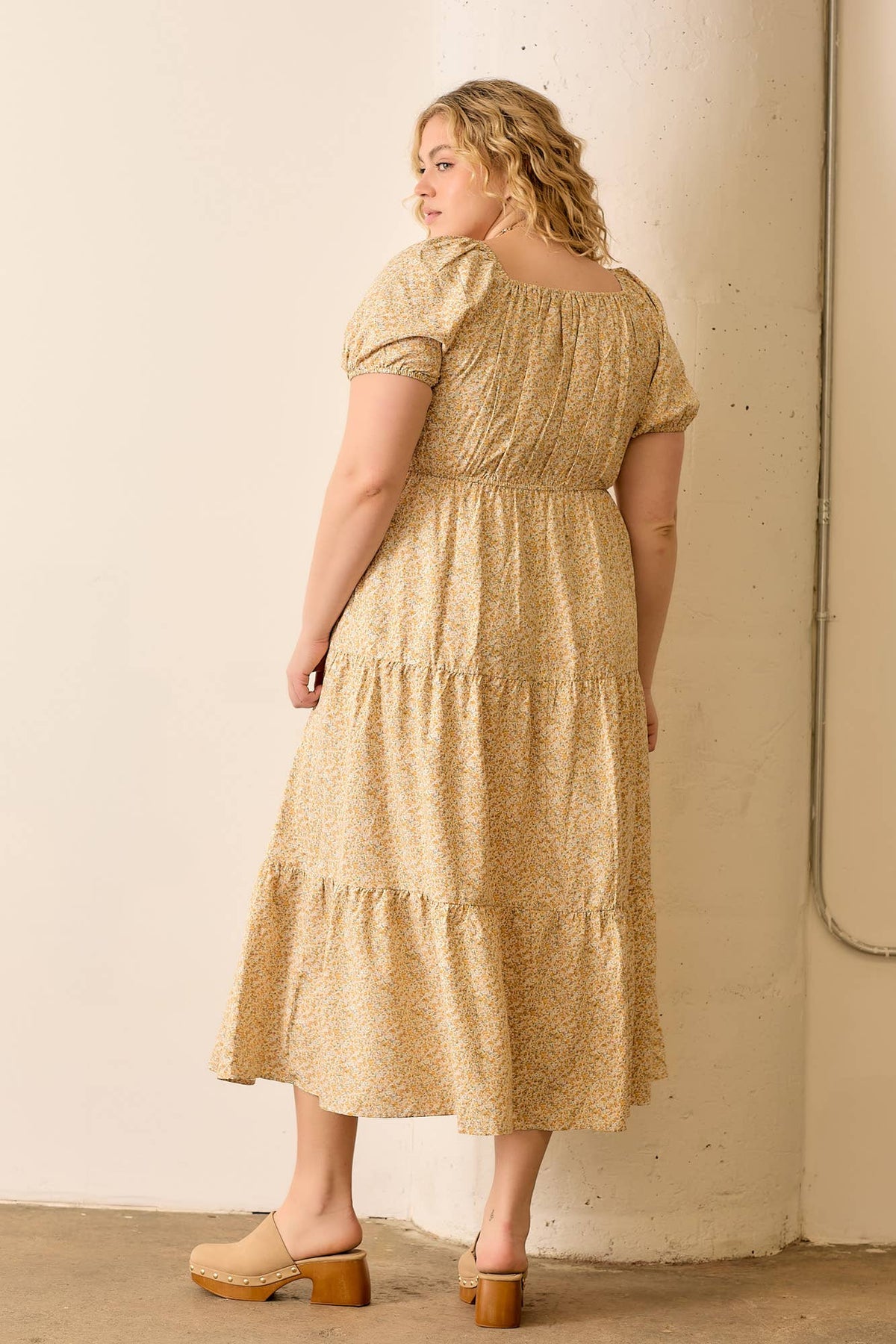 (PLUS SIZE) Floral Tiered Dress