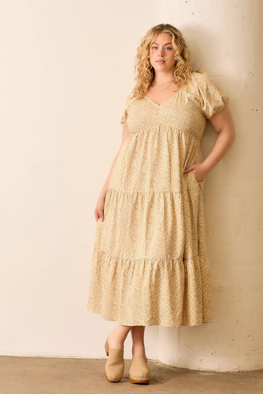 (PLUS SIZE)  Floral Tiered Dress