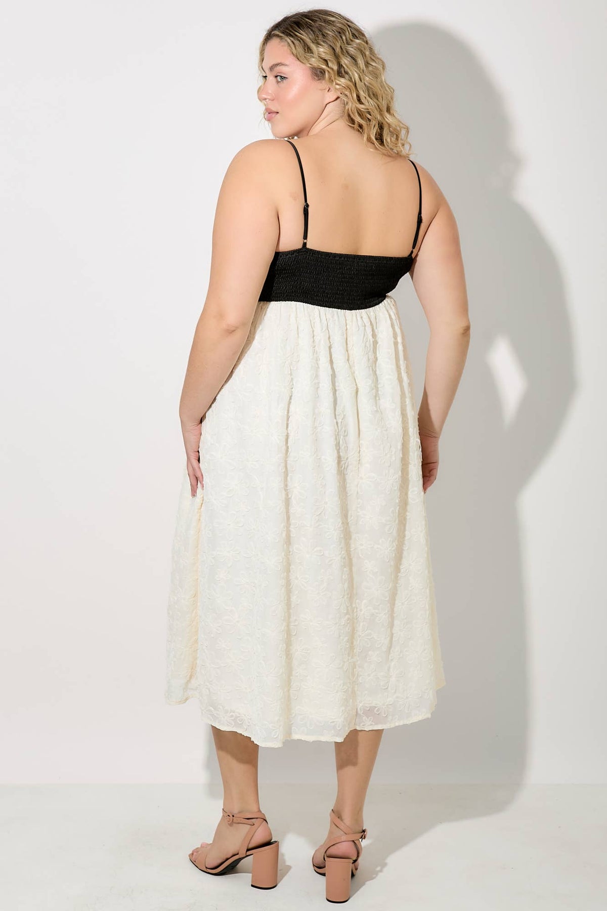 (PLUS SIZE) PRINCESS SEAM SPAGHETTI STRAP TEXTURED DRESS