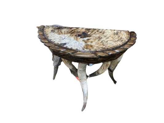 Horn Entry Table (Half Moon)