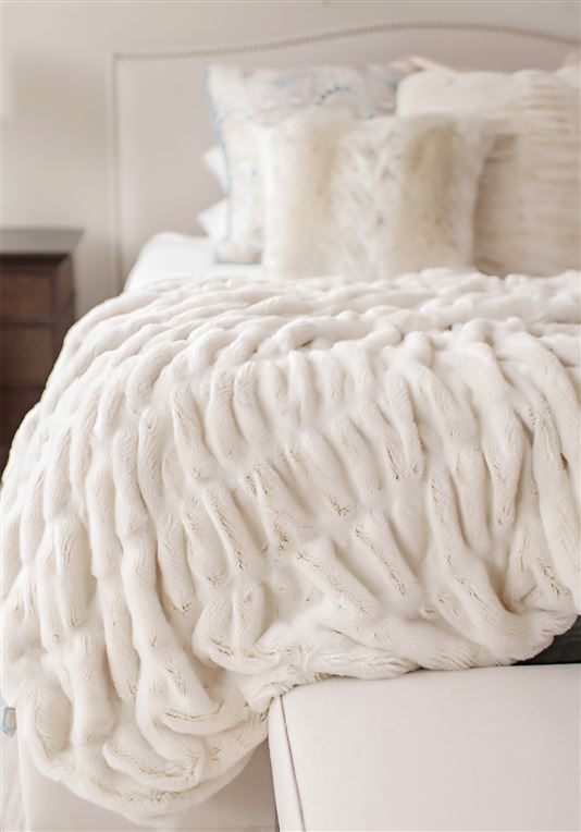 Luxe Ivory Mink Throw Blanket