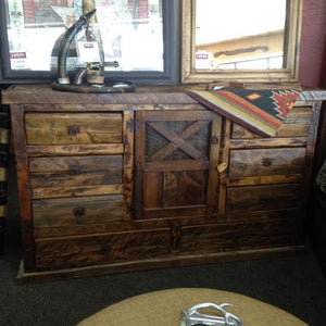 Old Fashion Dresser With Drawers