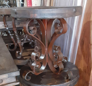 Iron End Table With Tw Legs