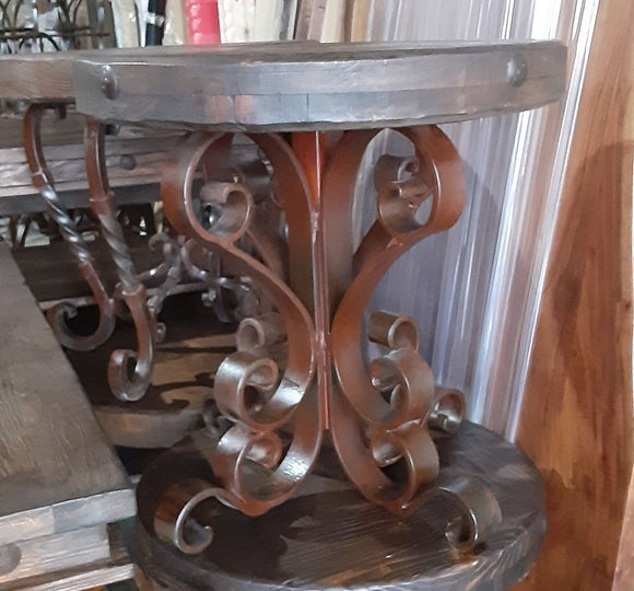 Iron End Table With Tw Legs